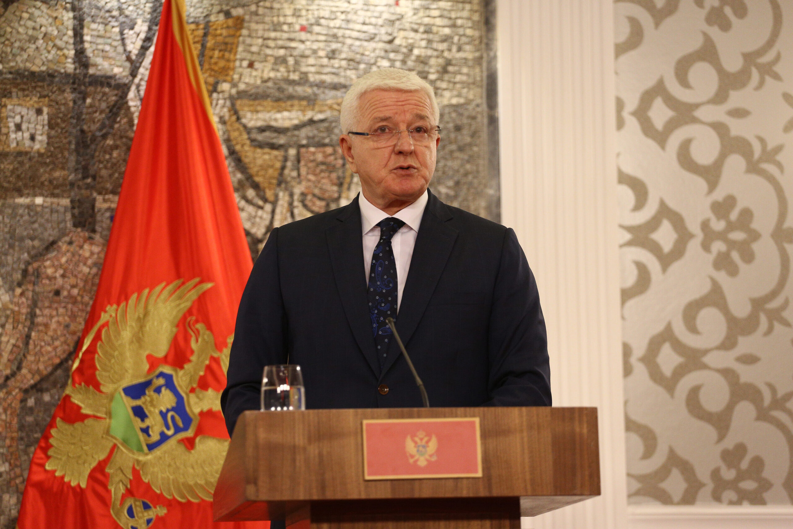 Marković predstavio paket ekonomskih mjera: Subvencije za zarade zaposlenih, pomoć privredi…