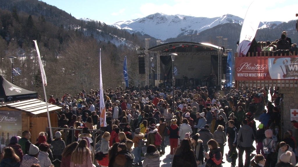 Koncert na skijalištu Kolašin 1600: Preko 1500 ljudi prisustvovalo nastupu Jelene Rozge