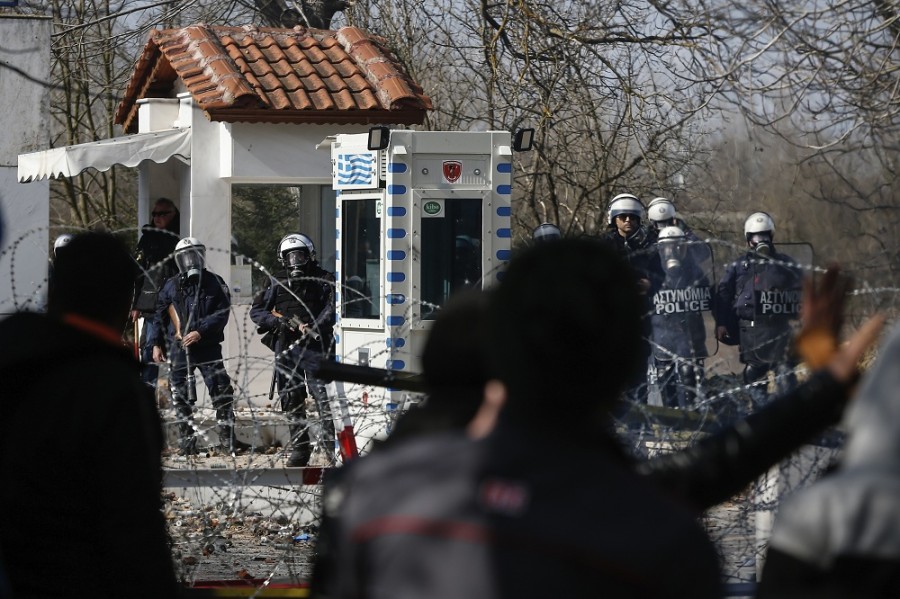 Tenzije na granici: Grčka policija spriječila ulazak 4.000 migranata