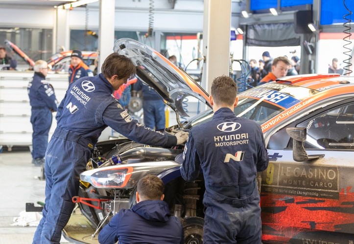 Tri auto-giganta obustavljaju proizvodnju zbog koronavirusa