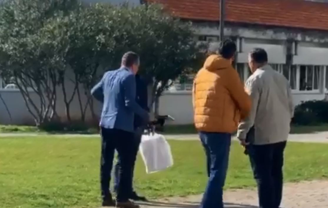 Skandal u Budvi :Odbornik DF-a nasrnuo na Džakovića i prijetio mu?