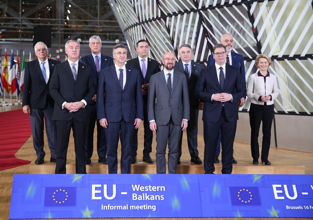 Đukanović večeras u Briselu