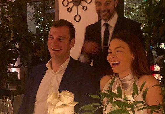 Glumica Skarlet Bern i Hefnerov sin čekaju bebu