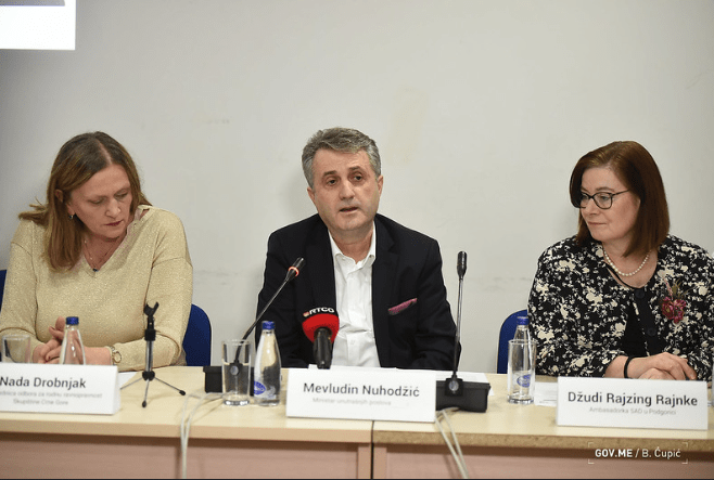 Svako dijete ima pravo na bezbrižno djetinjstvo i sigurno odrastanje