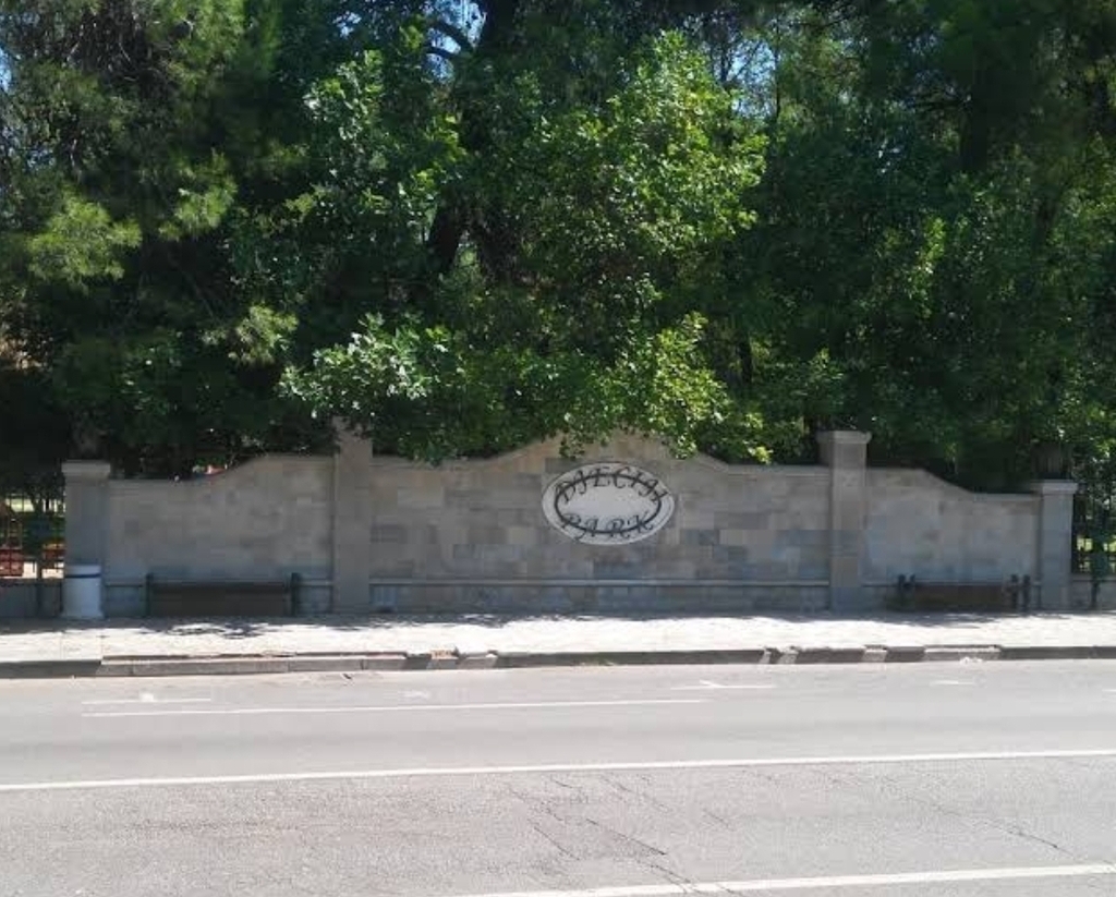 Glavni grad zaključao parkove u okviru kojih se nalaze dječija igrališta