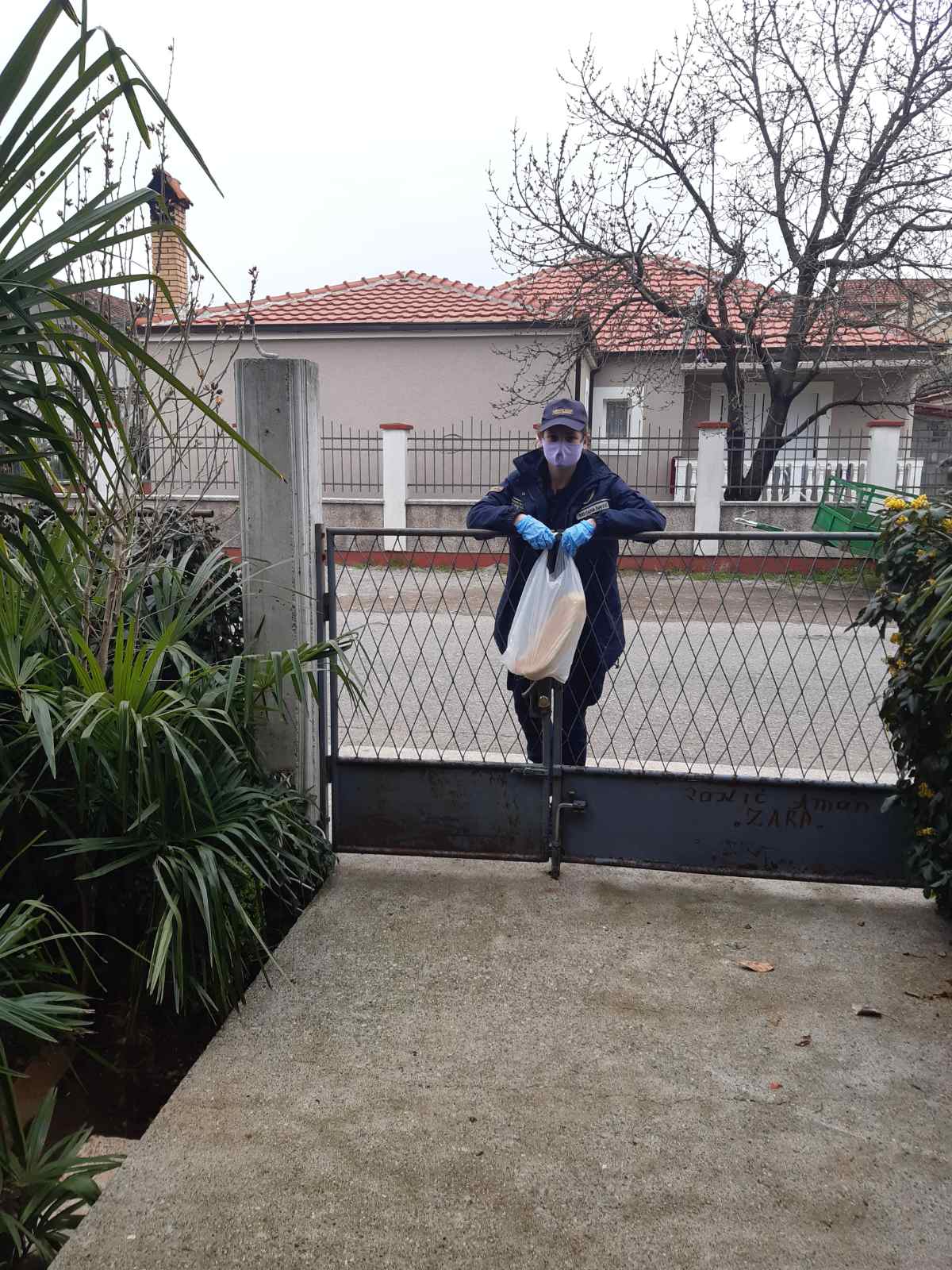 HUMANOST NA DJELU: Službenici Komunalne policije bezuslovno služe građanima