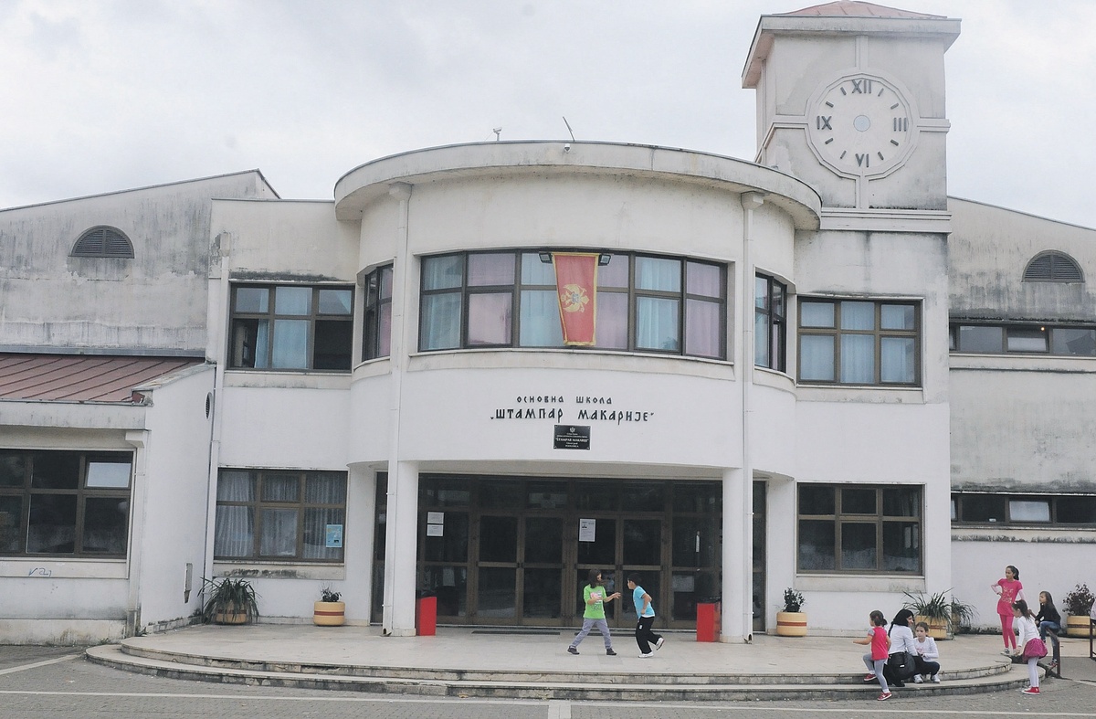 Mali veliki ljudi: Osnovci donirali novac NKT