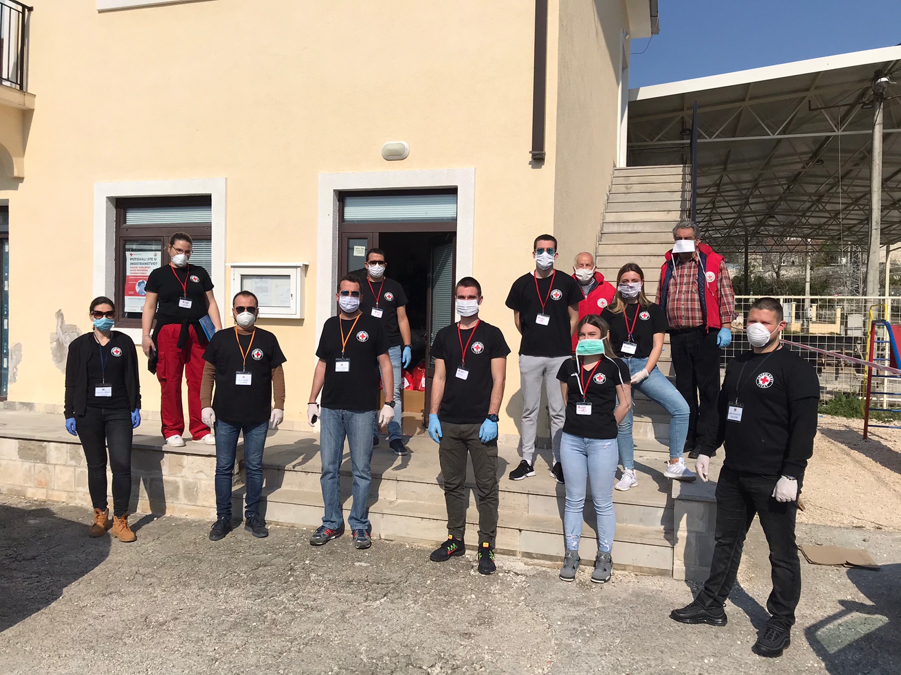 TIVAT: Počela podjela humanitarne pomoći