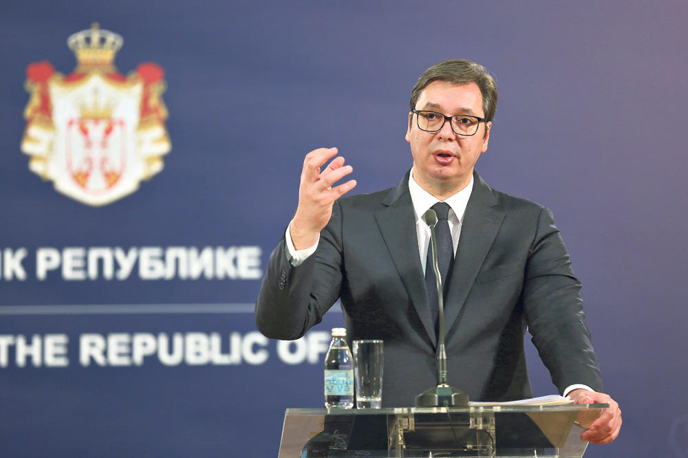 Vučić: Srbija nije otela respiratore Crnoj Gori, poklonićemo im tri