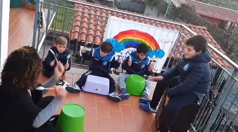Svirali s čim su stigli: Italijani “gigantskim koncertom” prekinuli tišinu i poručili – “sve će biti u redu”