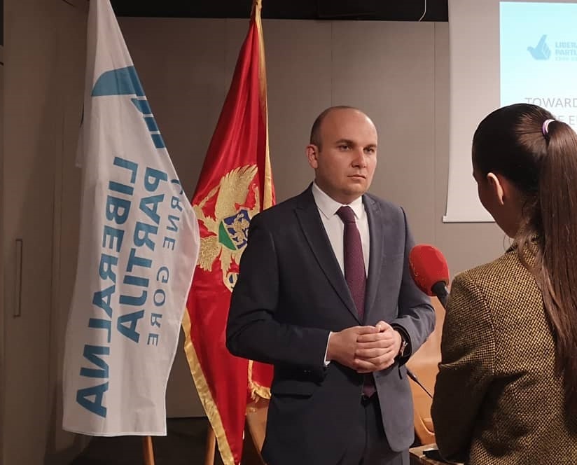Poslanici EP traže da EU ukine zabranu izvoza medicinske opreme
