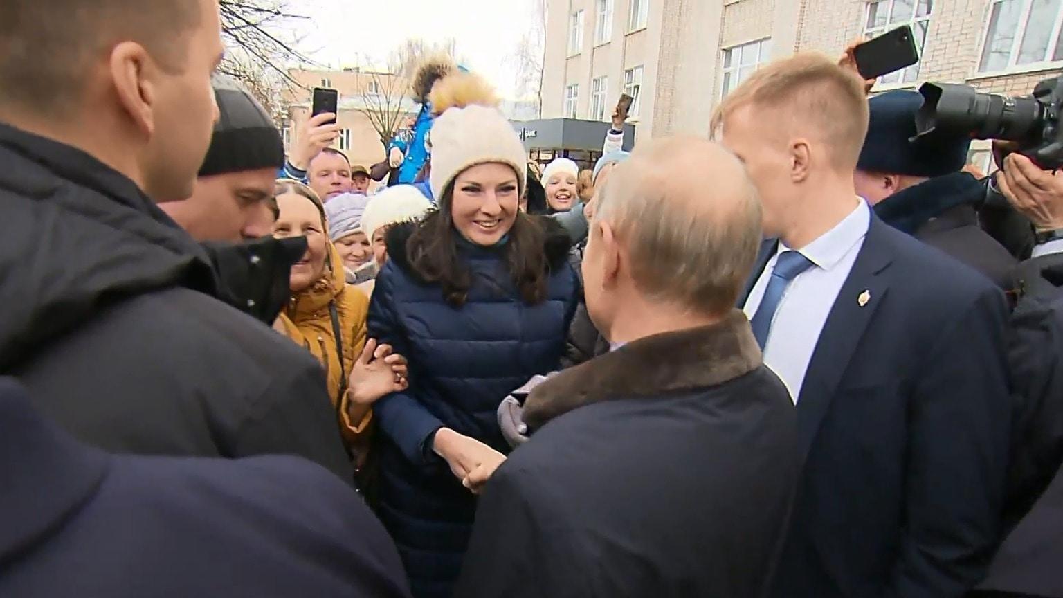 Djevojka predložila Putinu: “Oženite me”