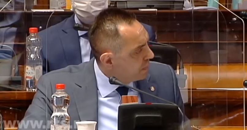 Burno i u Skupštini Srbije: Gojkovićeva isključila mikrofon Vulinu