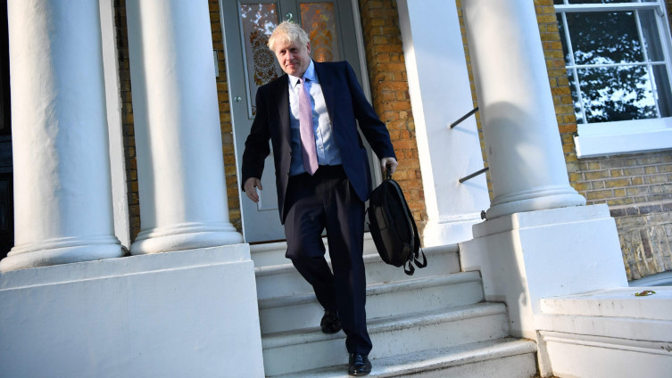 Boris Džonson se u ponedjeljak vraća na posao