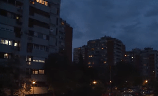 (VIDEO) I noćas aplauz medicinskim radnicima, lonci i poklopci za Vučića