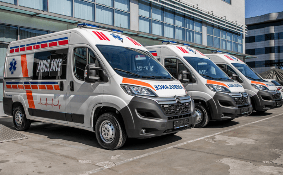 Zdravstvenim ustanovama isporučena tri savremena vozila za prevoz oboljelih od COVID-19