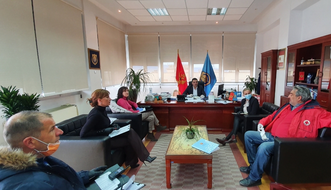 Tivat: Realizovana pomoć za 110 porodica
