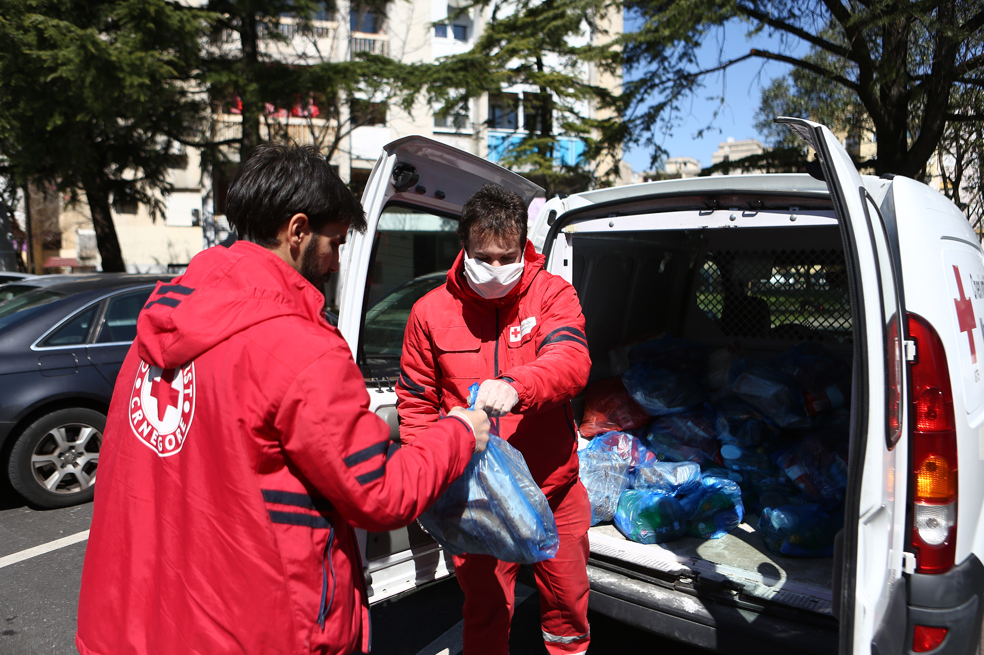 Podrška Švajcarske: Humanitarni paketi za četiri hiljade porodica