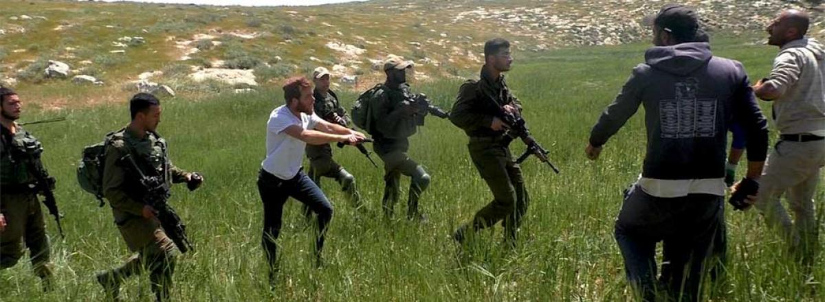 Ni pandemija ne sprečava izraelske kolonizatore da napadaju Palestince na Zapadnoj obali