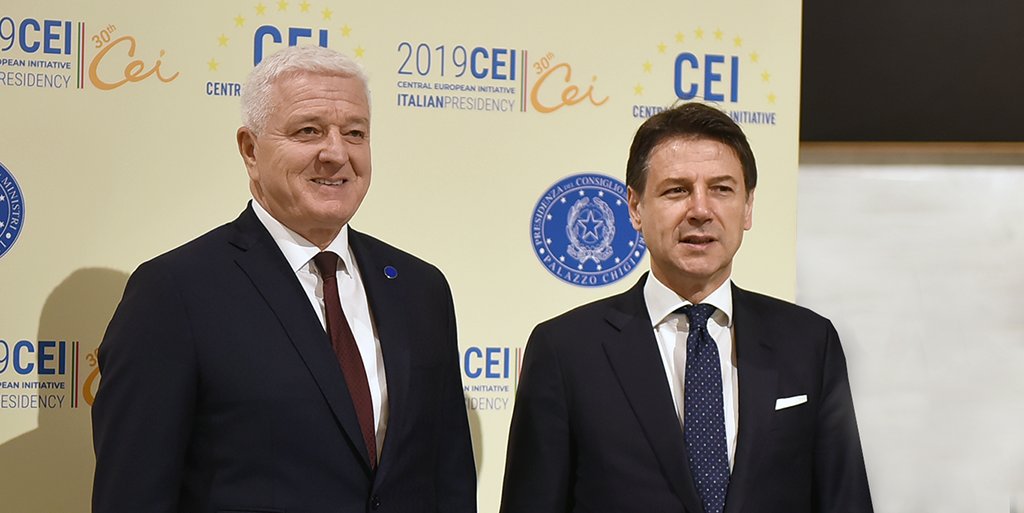 Konte prihvatio ponudu Markovića da Crna Gora bude domaćin starijim građanima Italije