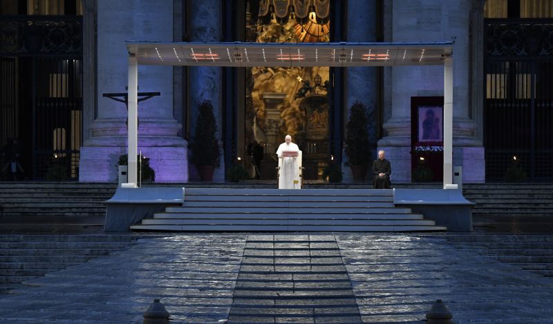 VIDEO: Papa Franjo služio misu na praznom trgu Svetog Petra
