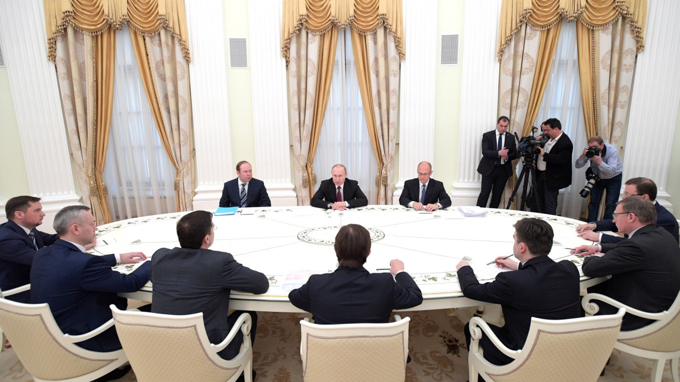 Putin razgovara sa guvernerima regiona o daljim mjerama sa suzbijenja epidemije