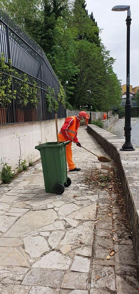 Radnici Čistoće redovno održavaju obale rijeka, uskoro zaštitne barijere duž vodotoka Ribnice