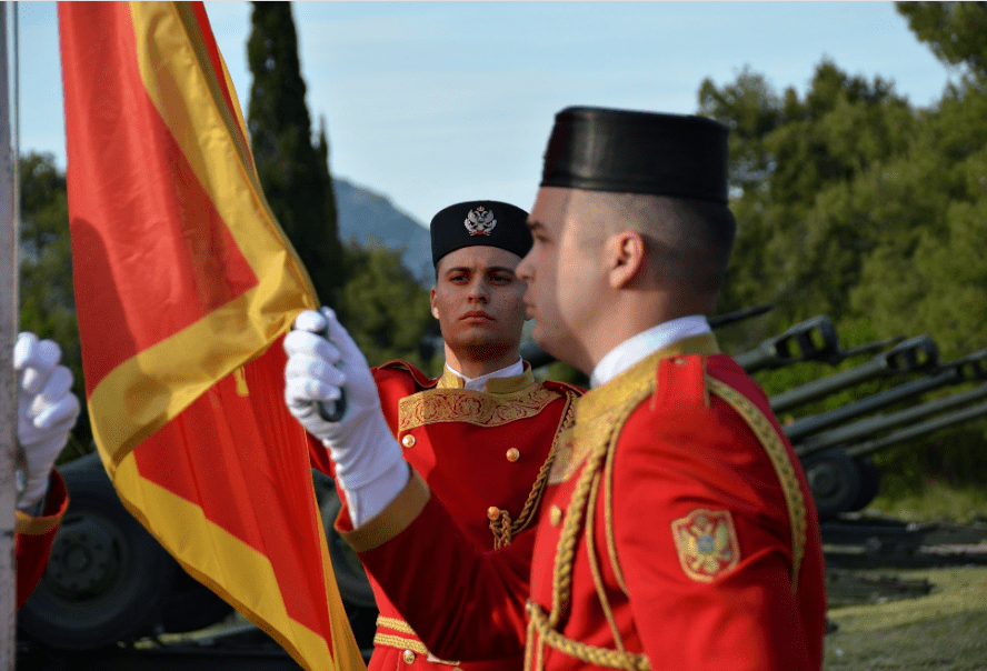 Počasna paljba sa platoa brda Gorica (FOTO)