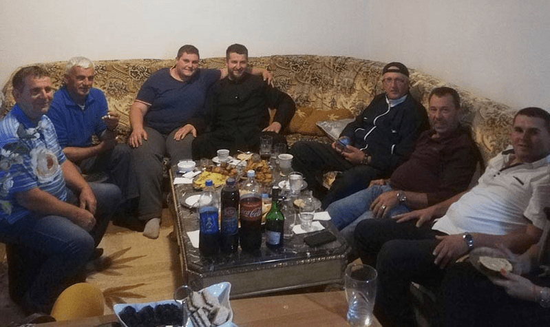 Sveštenik posjetio porodicu mladića koji ga je napao
