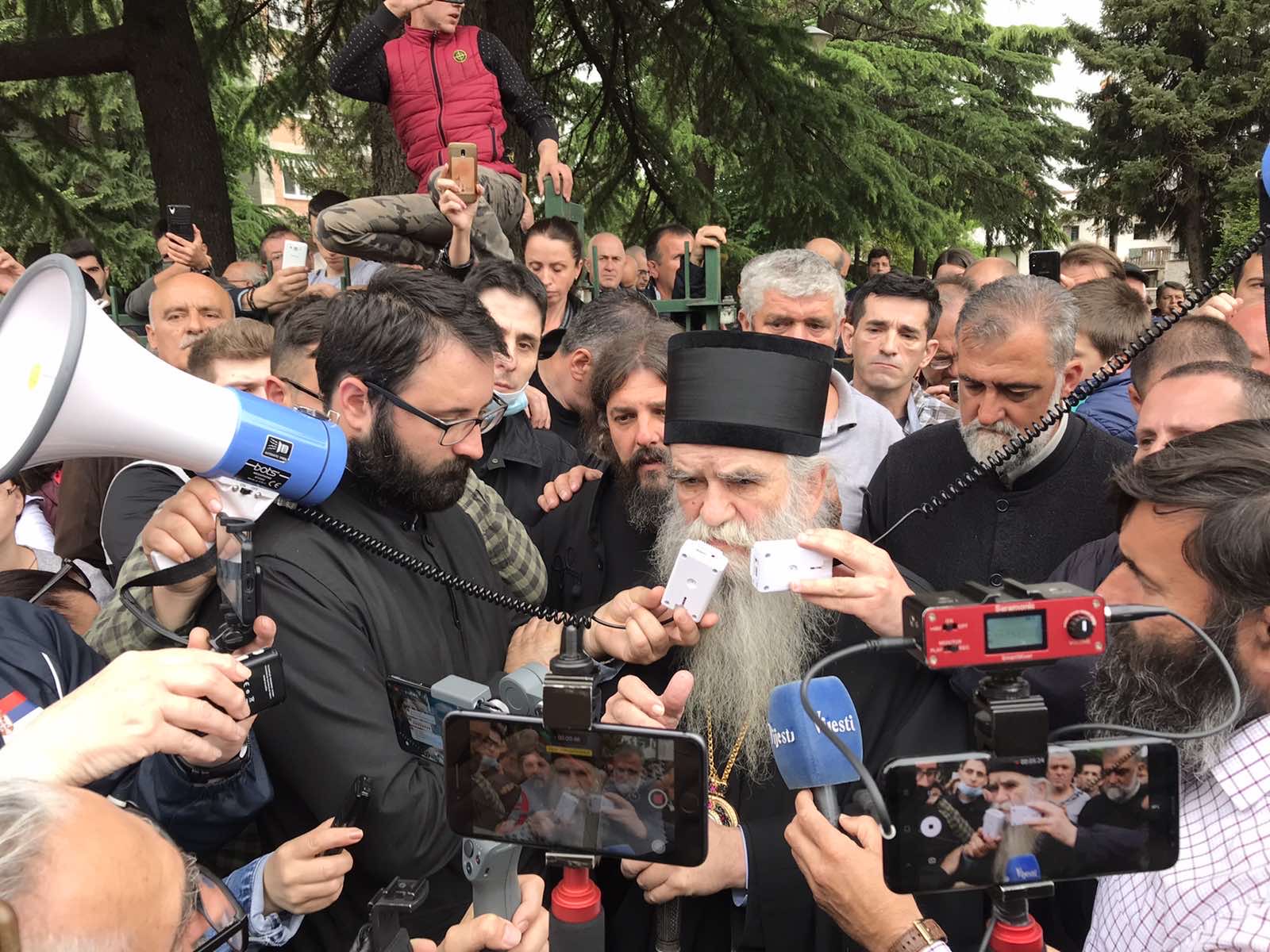 Amfilohije (video): Došao sam da zatražim oprost od Joanikija, ja sam krivac