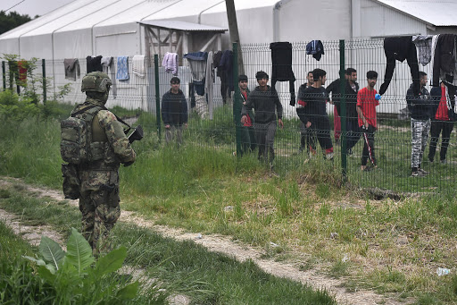 Vojska Srbije intervenisala sinoć u migrantkom kampu u Šidu