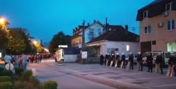Vjernici SPC i večeras se okupili u Beranama