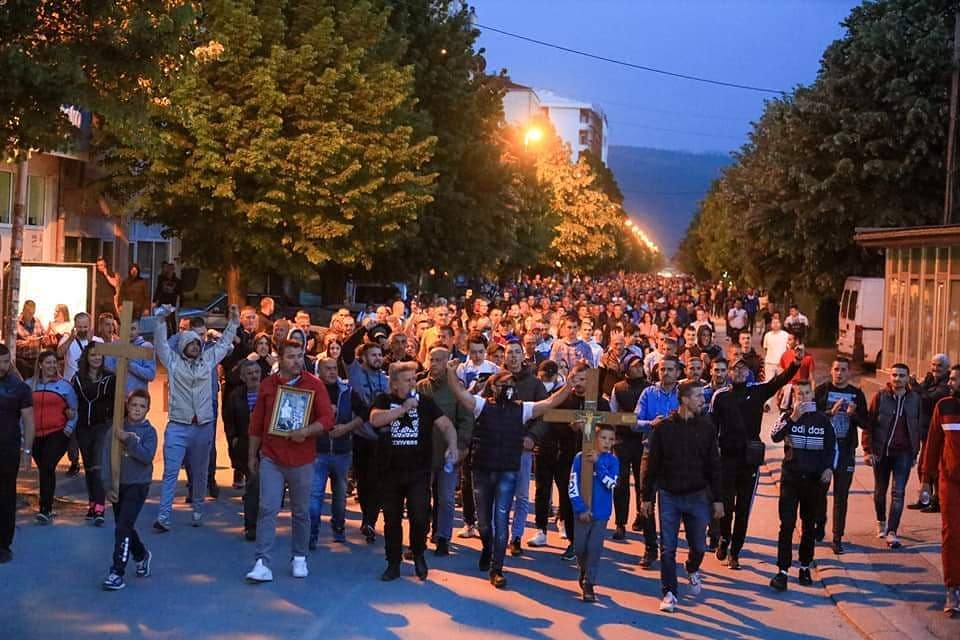 Berane: Veliki broj ljudi na ulici, policija pripravna