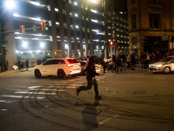 Tinejdžer ubijen u Detroitu na demonstracijama zbog ubistva Afro-Amerikanca od strane policajca