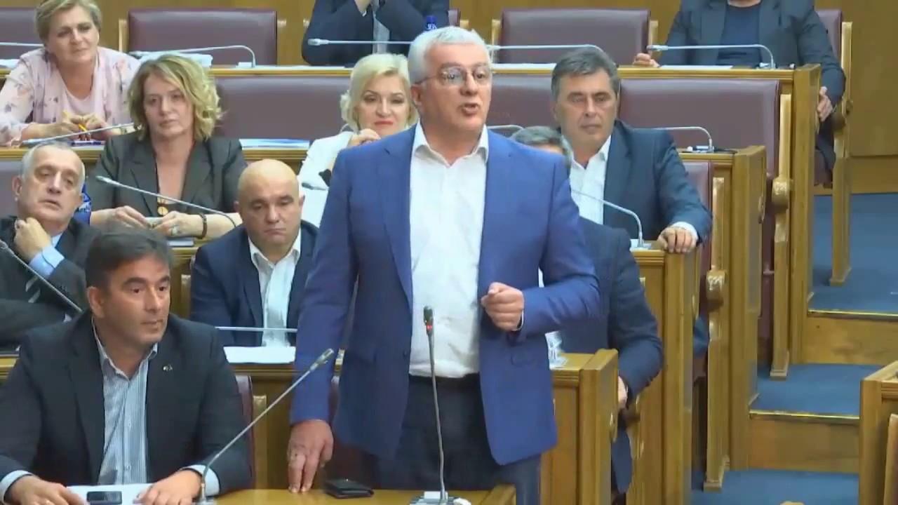 DF poslušao Amfilohija i odustao od blokade saobraćajnica