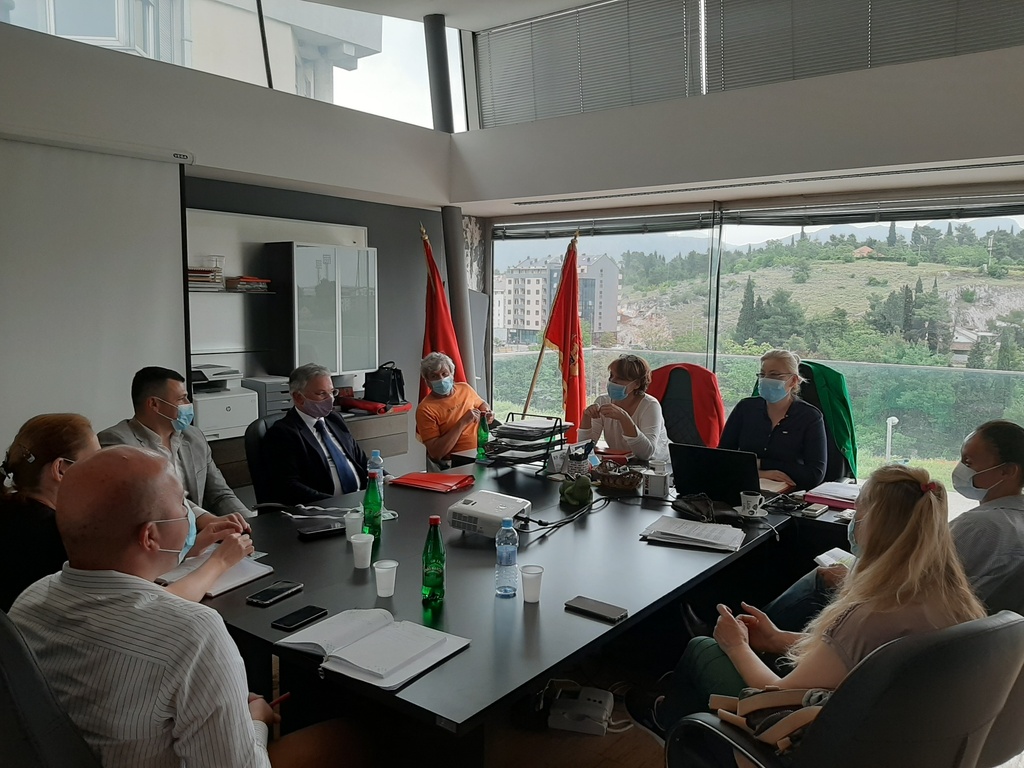 Opština Nikšić spremna da riješi problem napuštenih pasa