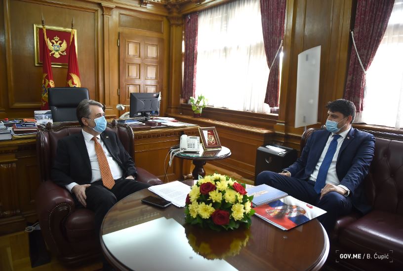 Sastali se Nuhodžić i Božović: Mir, dijalog i tolerancija su vrijednosti na kojima treba dalje razvijati prijateljske odnose Crne Gore i Srbije