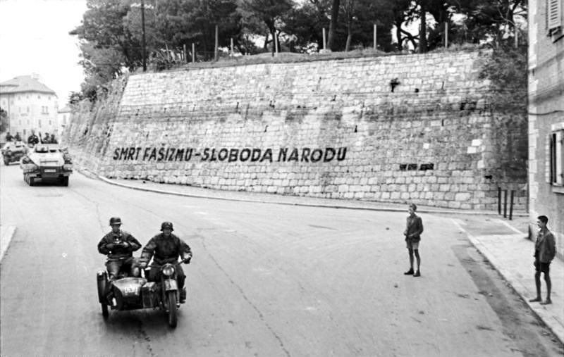 Crna Gora da se pridruži Sarajevu: Neka se čuje Bilećanka