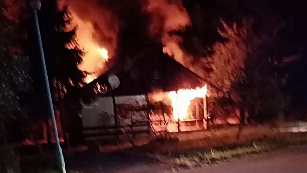 Srbija: Spaljena kuća vojnog sindikalca Dejana Pavlovića, život mu spasili psi