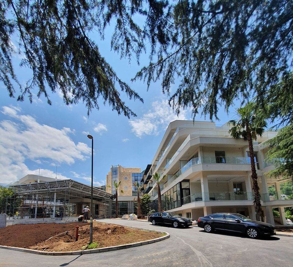 Završni radovi na sanaciji hotelsko-zdravstvenog kompleksa Vrmac, sadašnjeg hotela “Blue Kotor Bay”