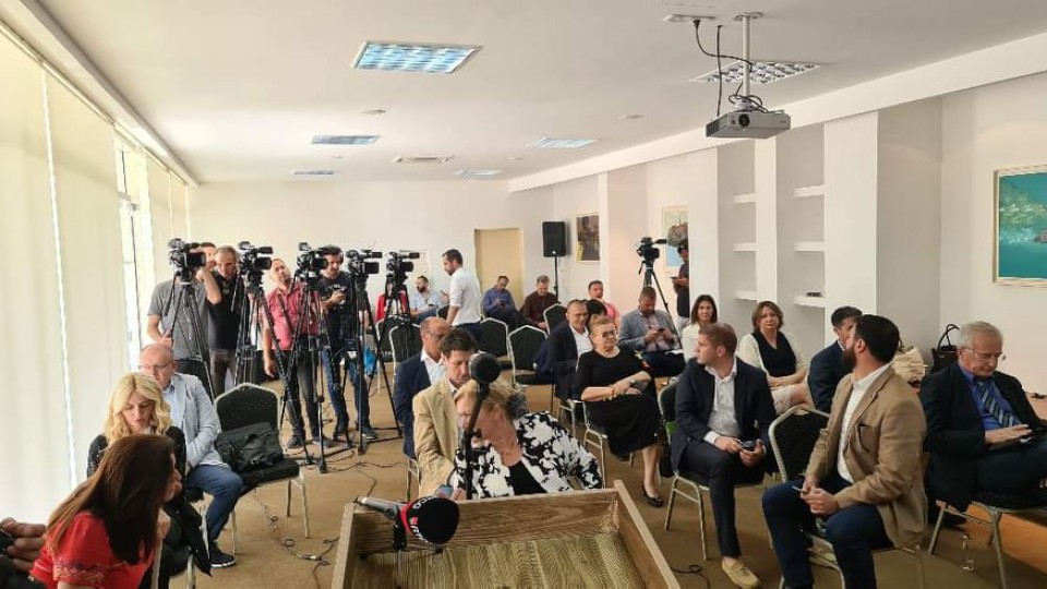 U toku sjednica odbornika DPS-a, Crnogorske, SD-a i nezavisnog odbornika Džakovića (VIDEO)