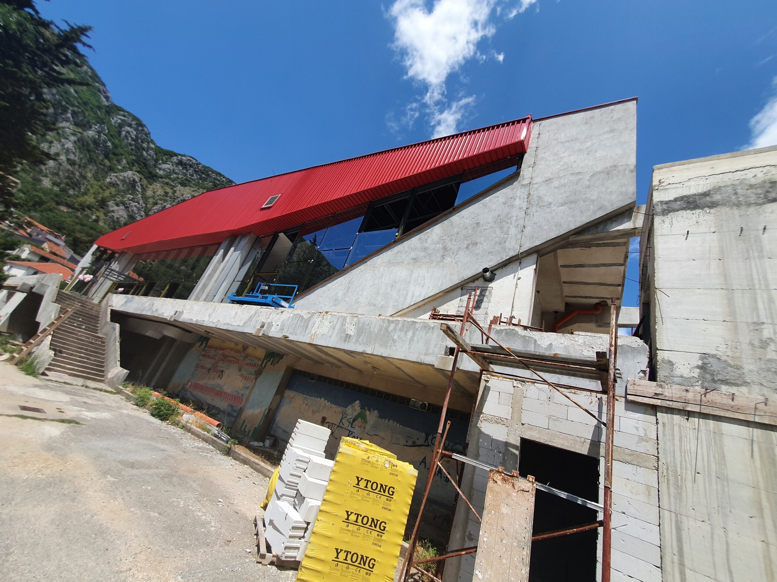 Kotor: Rekonstrukcija zatvorenog bazena ,,Nikša Bućin”