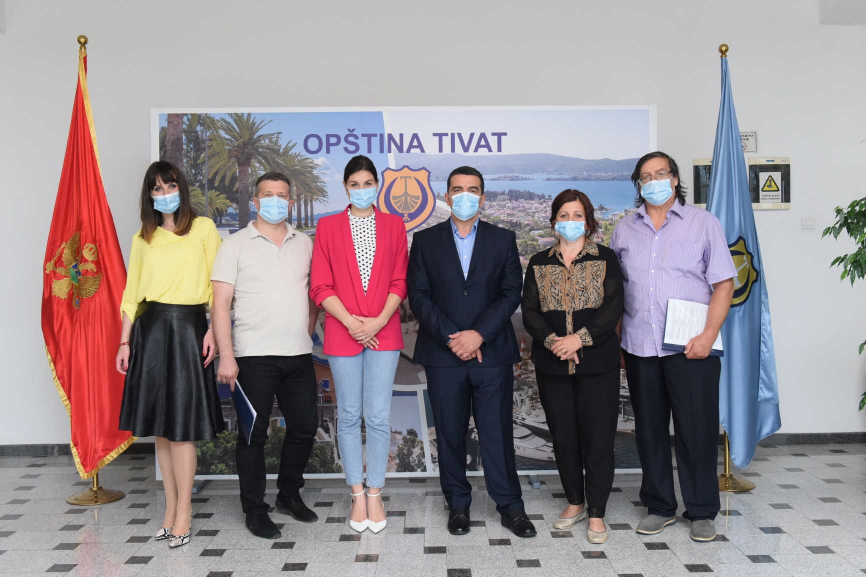 TIVAT: Potpisani ugovori o sufinansiranju projekata za izdavačku djelatnost