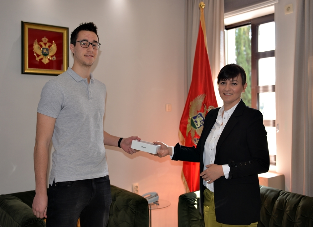 Srednjoškolci kreirali aplikaciju za Ministarstvo odbrane