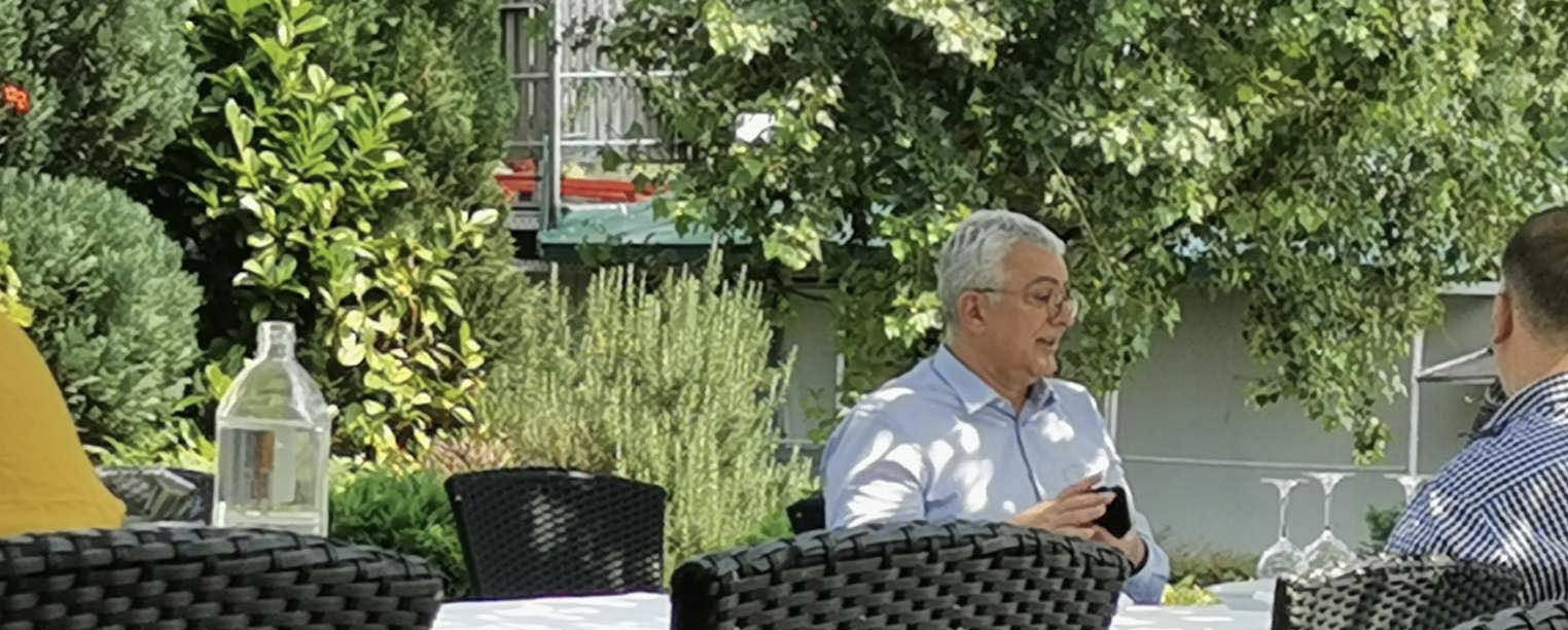 EKSKLUZIVNO: Mandić skinuo bolničku pidžamu iz koje se juče obraćao javnosti, danas snimljen u restoranu