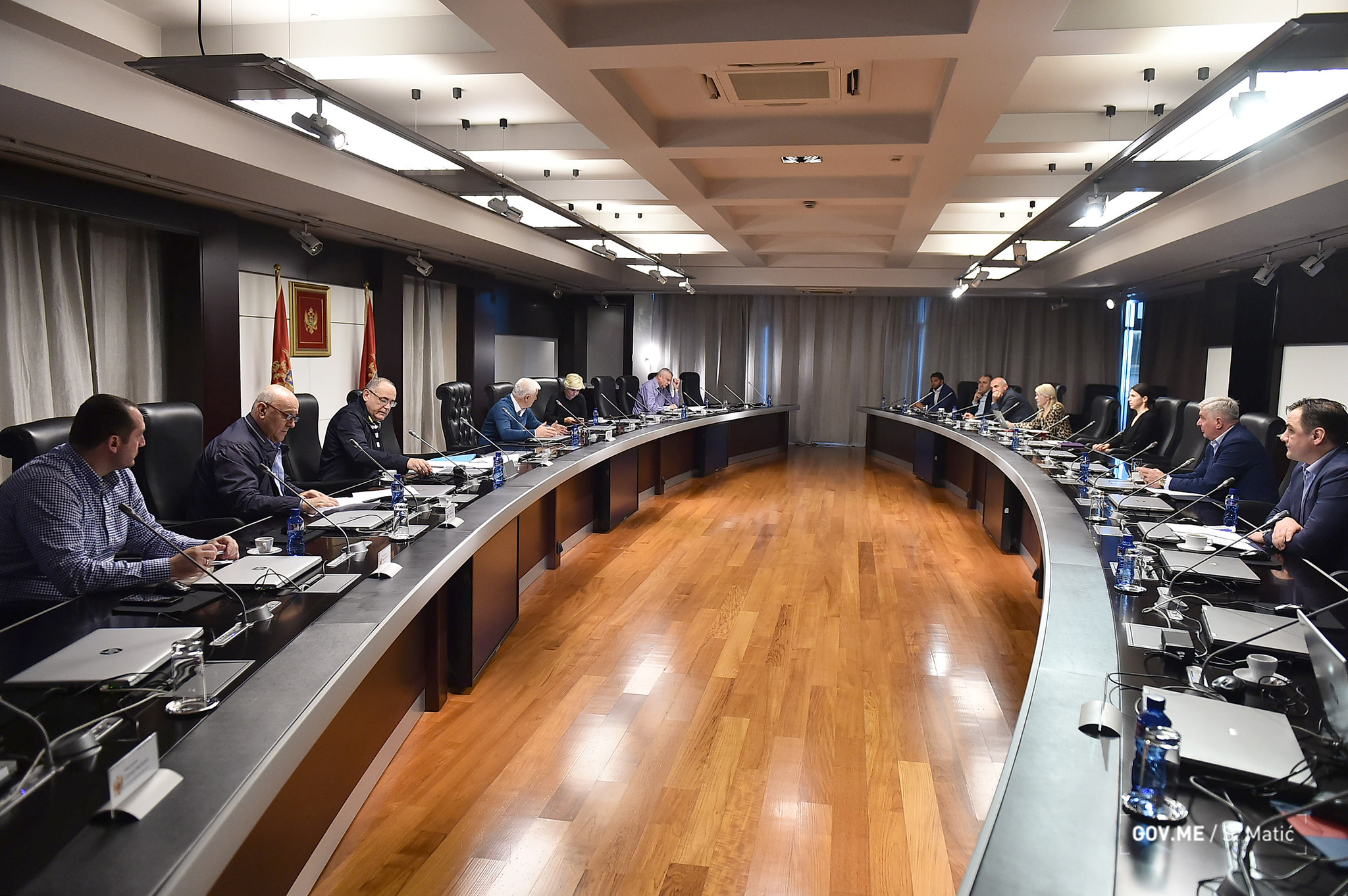 Premijer Marković održao konsultativni sastanak o III paketu ekonomskih mjera za podršku ekonomiji i privredi