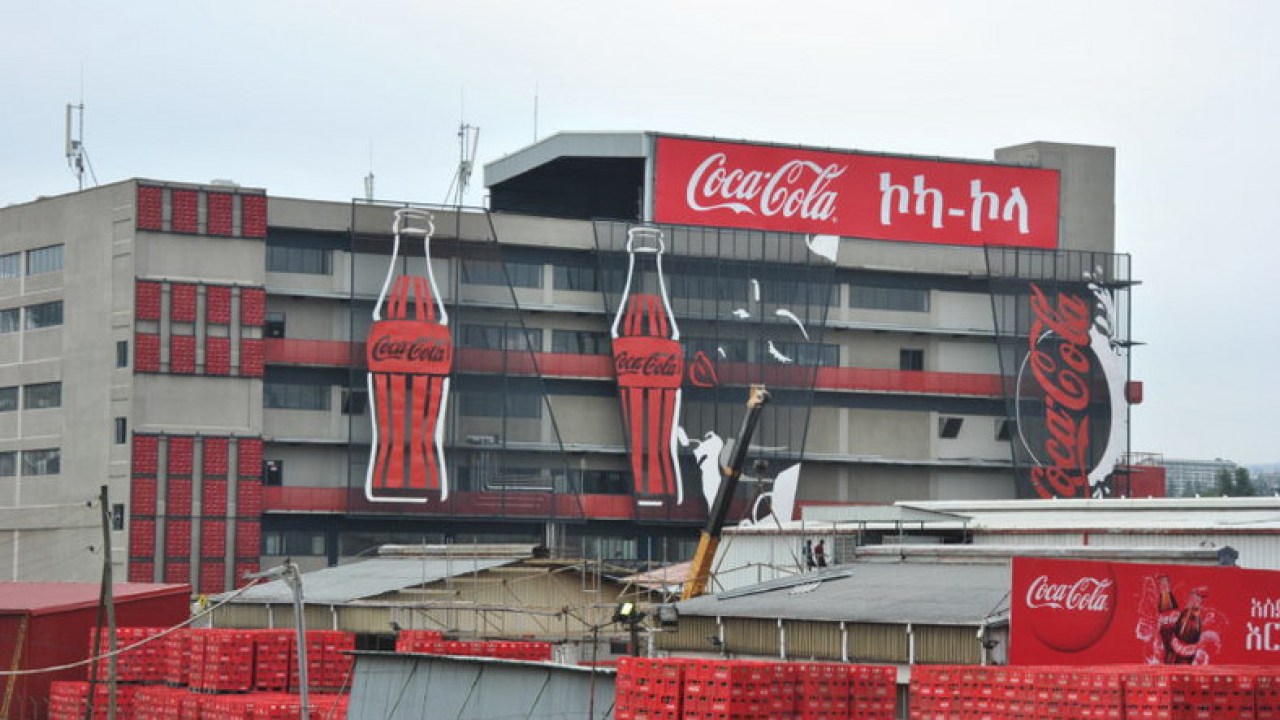 Coca-cola prekida oglašavanje na društvenim mrežama ali tvrde da ne bojkotuju Fejsbuk