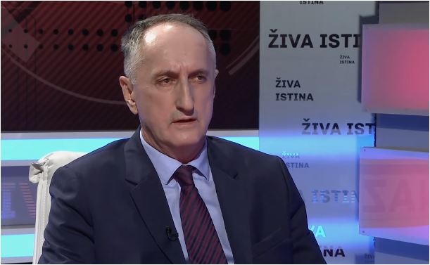 Vuksanović: Litije su i politički skup, nezadovoljni građani se umjesto partijama okrenuli crkvi