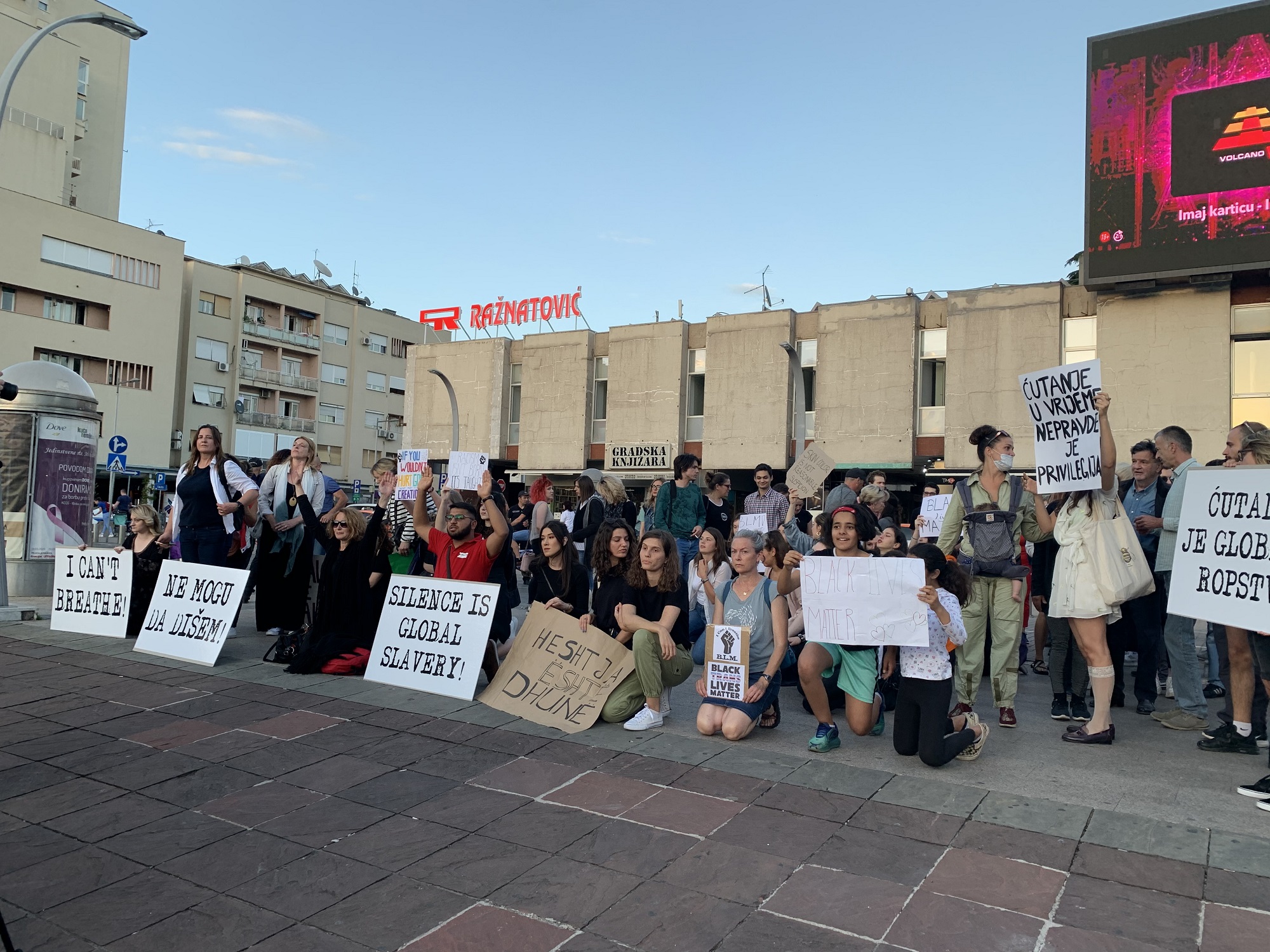 Ne mogu da dišem u Podgorici: Mi sa Balkana znamo cijenu Flojdovog života