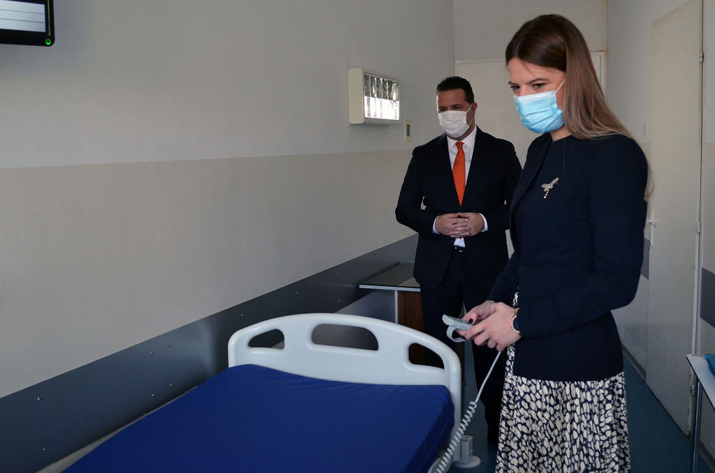 Turski biznismen Naser Alim donirao električne krevete KCCG